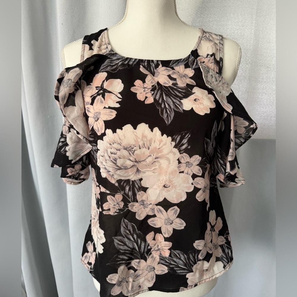 Japna floral cold shoulder top size small